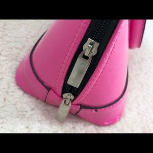 Hot pink Alfa purse NWOT